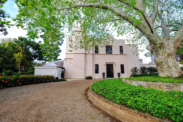 Lindesay House &mdash; gallery photo 1