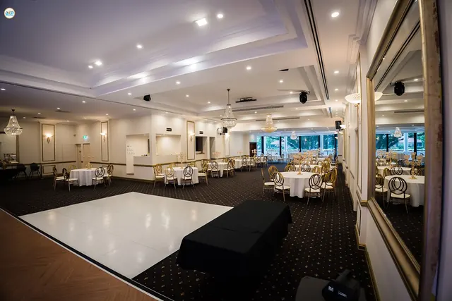 Pro Regal Pavilion — the Luxury Manor Hall and its dance floor
