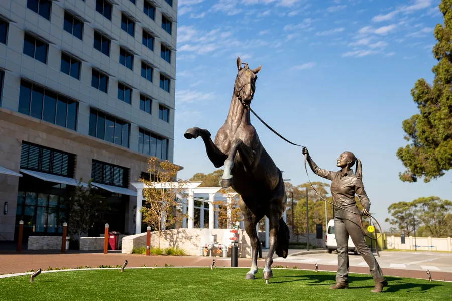 William Inglis Hotel — the horse statue on the lawn