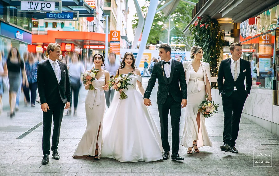 Willidea Studio &mdash; the bridal party in the city street