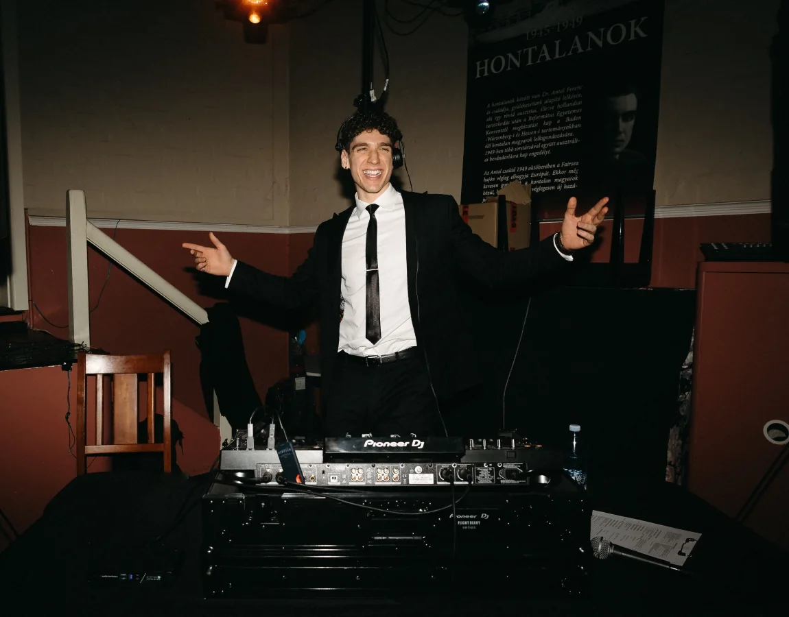 JJ DJ — Melbourne wedding DJ