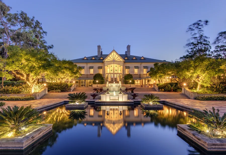 InterContinental Sanctuary Cove Resort &mdash; the Fountain Terrace and fountain at dusk