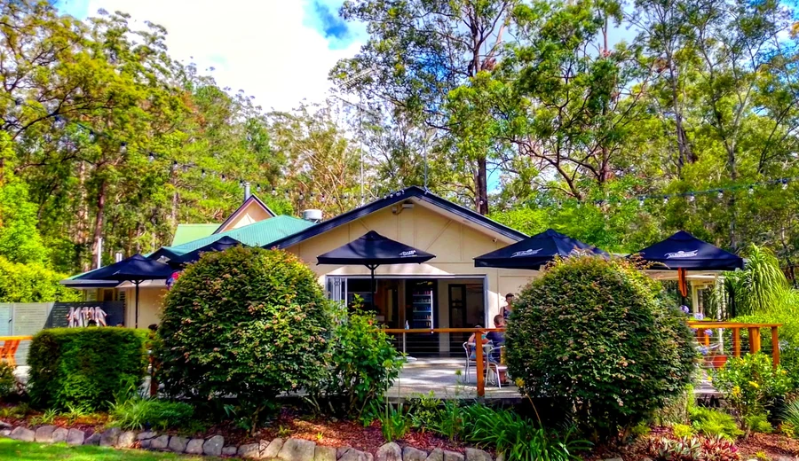 Reception & grounds at Woodford Gardens