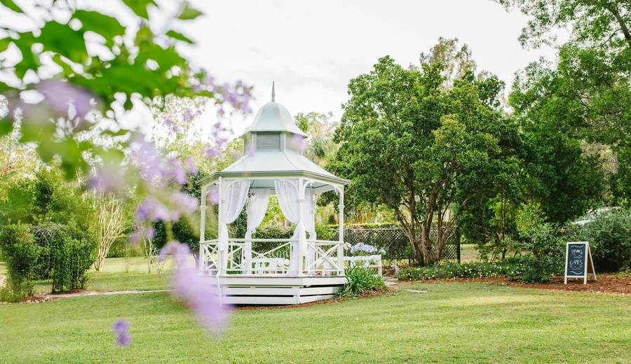 The rotunda at Woodford Gardens