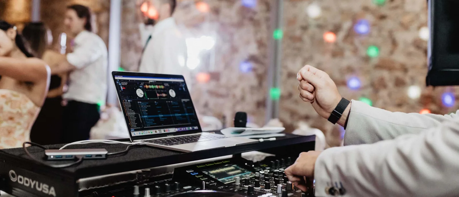 Entertainment Adelaide, Adelaide wedding DJ