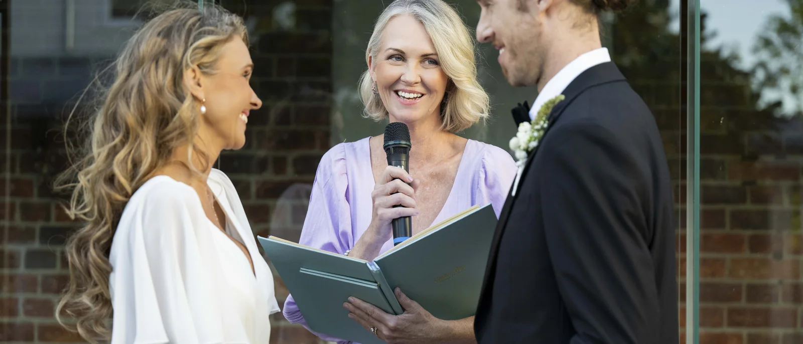 Carlee Hay Celebrant, Sunshine Coast wedding celebrant
