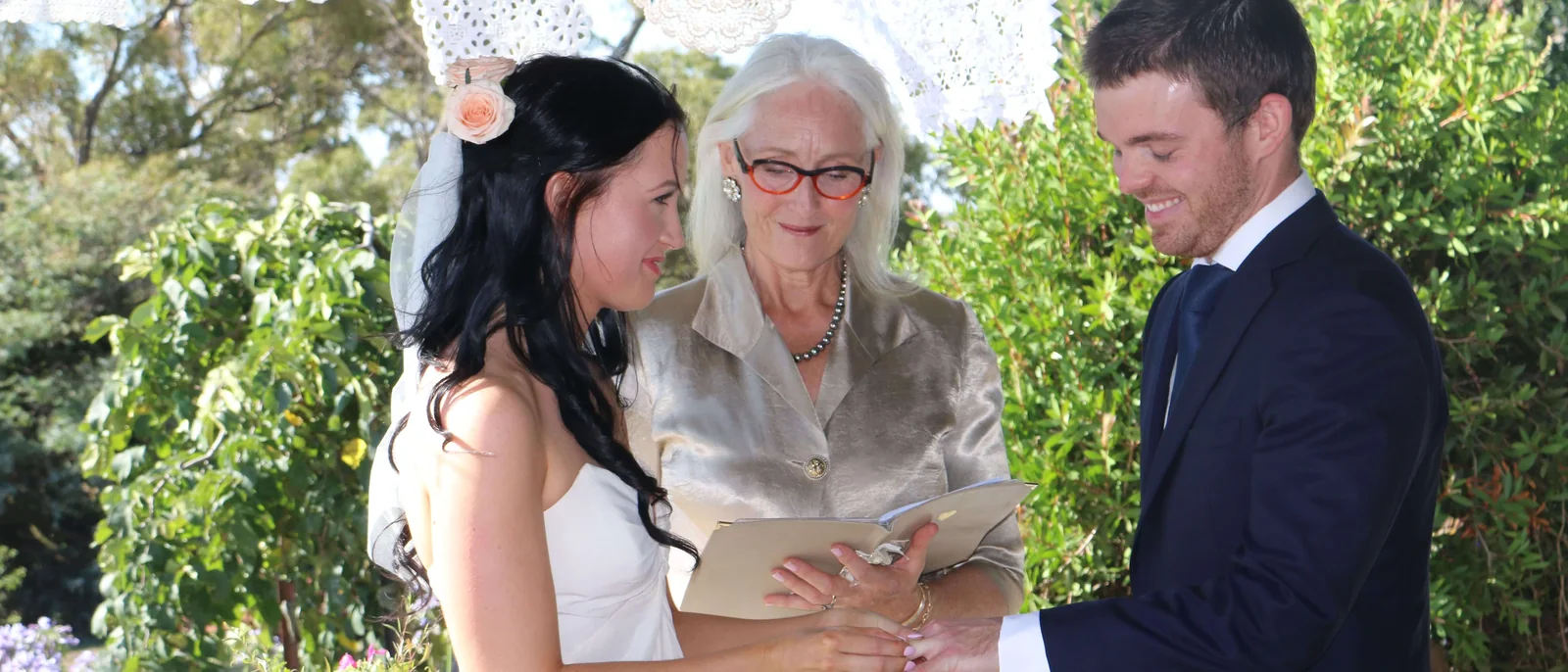 Jen Lawrie-Smith Celebrant, Macedon Ranges wedding celebrant
