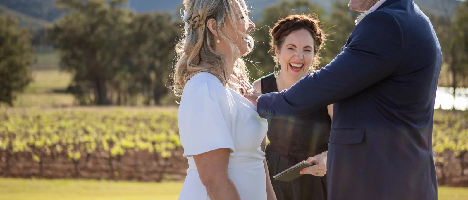 Julie Muir Celebrant, Newcastle wedding celebrant