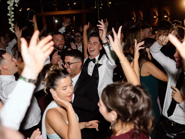 DJ Joe Barrs wedding photo 8