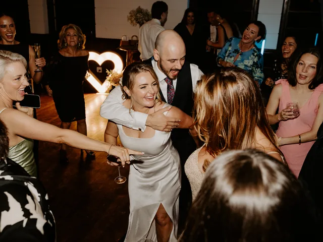 DJ Joe Barrs wedding photo 12