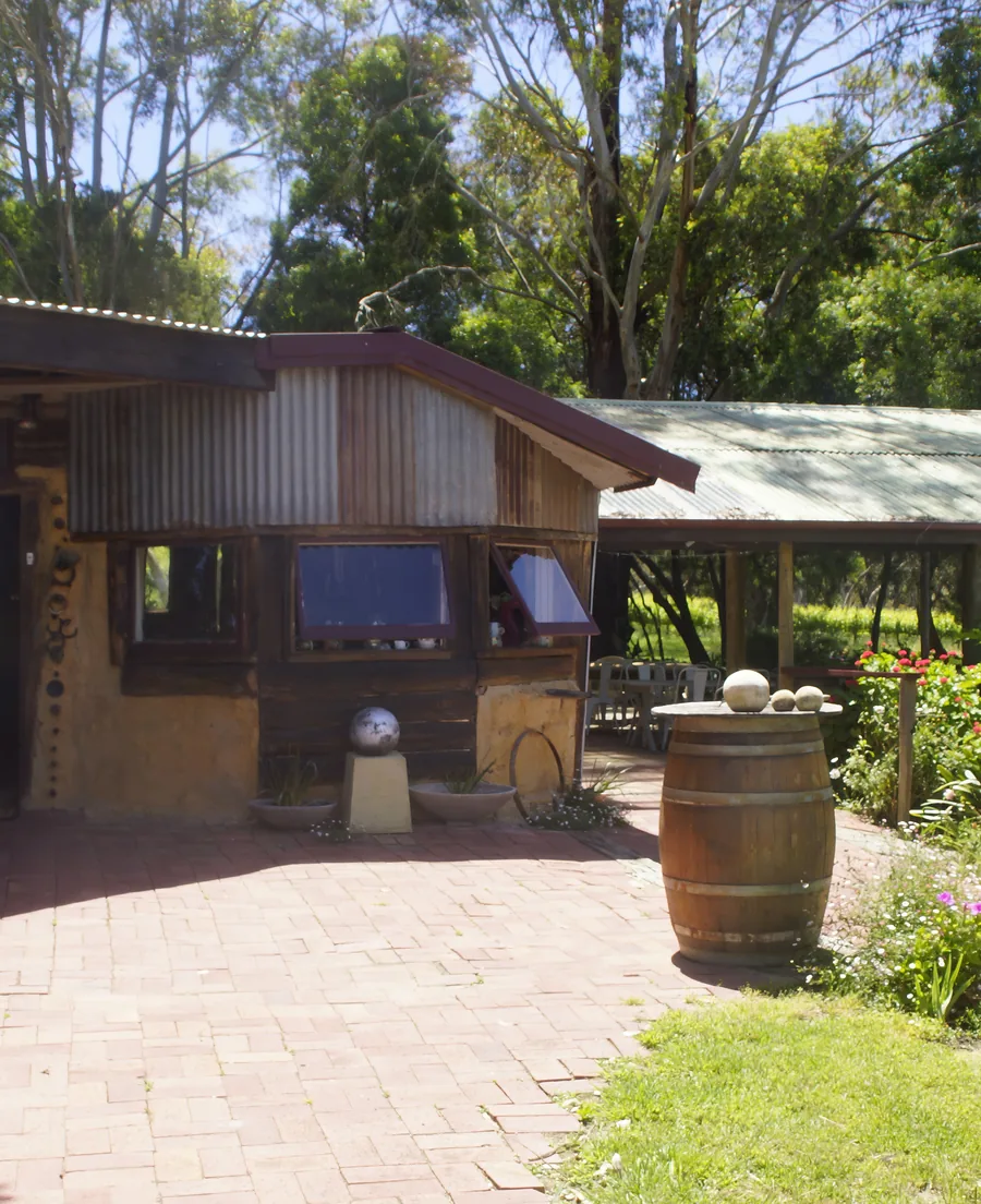 Magpie Springs — Cellar door and pergola
