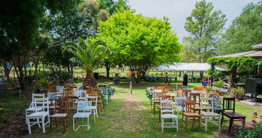 Magpie Springs — seating under the shade of the trees