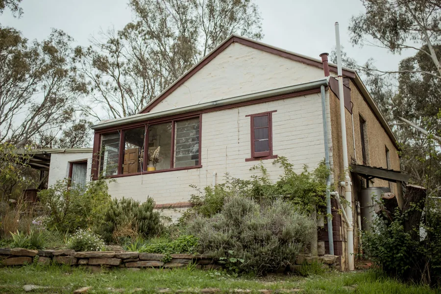 The Brae Dawesley — the cottage from the garden