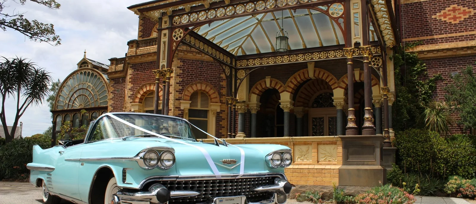 Classic & Classy Chauffeur Co., Melbourne wedding cars