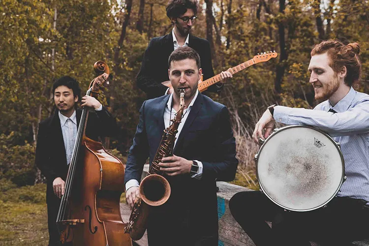 Melbourne Entertainment Company: live band outdoors