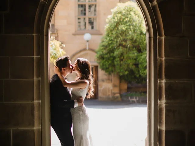 ATEIA Photography & Video: Couple in a sandstone archway