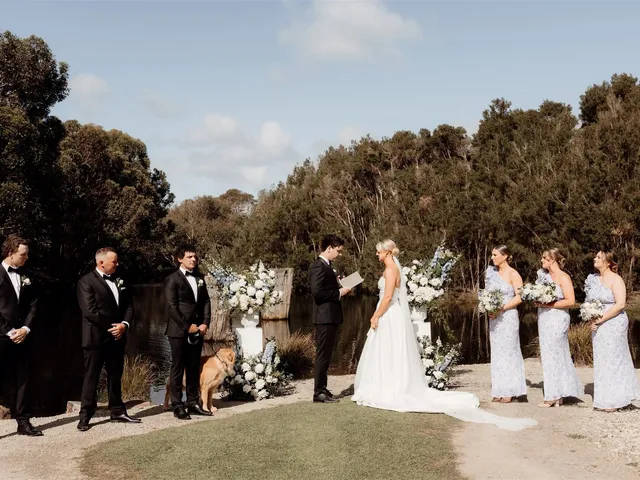 The Shearing Shed: Bridal party at a Billabong ceremony with the native treeline behind